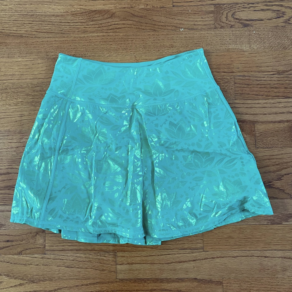 NWOT Crowned Athletics Lilypad Princess skort, size medium